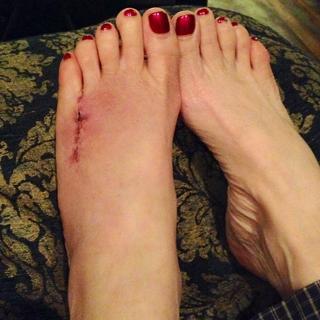 Valerie Bertinelli feet photo thumbnail