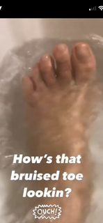 Valerie Bertinelli feet photo thumbnail