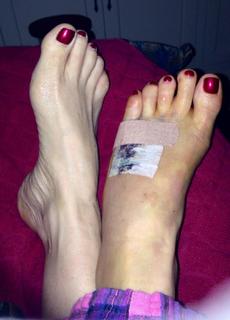 Valerie Bertinelli feet photo thumbnail