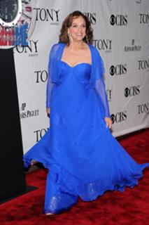 Valerie Harper feet photo 3