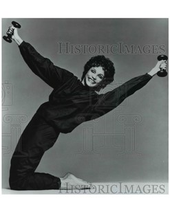 Valerie Harper feet photo 5
