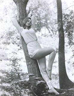 Valerie Leon feet photo 2