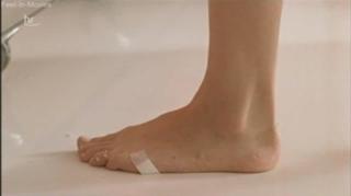 Valerie Niehaus feet photo thumbnail