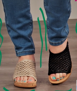 Valerie Stup feet photo thumbnail