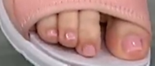 Valerie Stup feet photo thumbnail