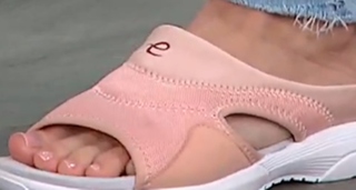 Valerie Stup feet photo thumbnail