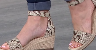 Valerie Stup feet photo thumbnail