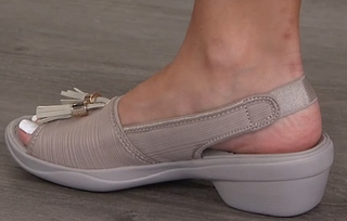 Valerie Stup feet photo thumbnail