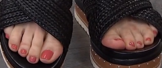 Valerie Stup feet photo thumbnail