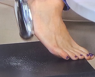 Valerie Stup feet photo thumbnail