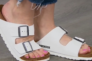 Valerie Stup feet photo thumbnail