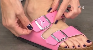 Valerie Stup feet photo thumbnail