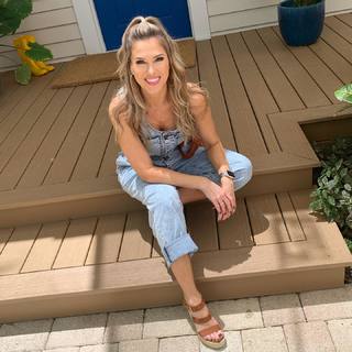 Valerie Stup feet photo thumbnail