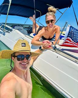 Valerie Stup feet photo thumbnail