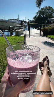 Valerie Stup feet photo thumbnail