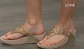 Valerie Stup feet photo thumbnail