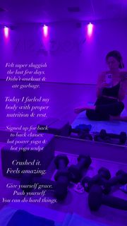 Valerie Stup feet photo thumbnail