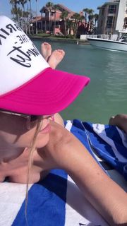 Valerie Stup feet photo thumbnail