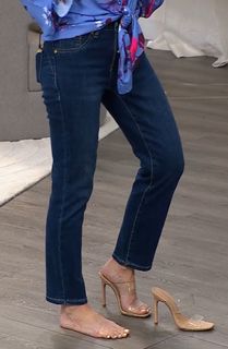 Valerie Stup feet photo thumbnail