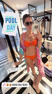 Valerie Stup feet photo thumbnail