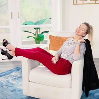 Valerie Stup feet photo thumbnail