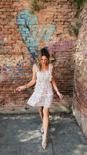 Valerie Stup feet photo thumbnail