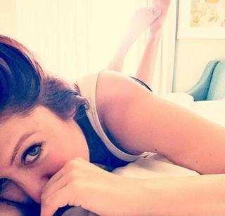 Valerie Wyndham feet photo thumbnail