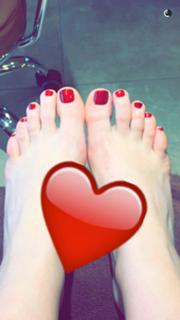 Valerie Wyndham feet photo thumbnail