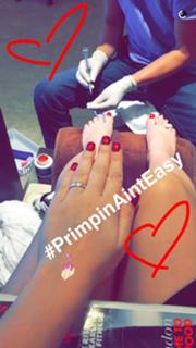 Valerie Wyndham feet photo thumbnail