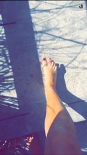 Valerie Wyndham feet photo thumbnail