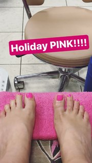 Valerie Wyndham feet photo thumbnail