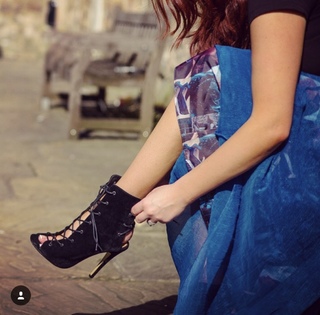 Valerie Wyndham feet photo thumbnail