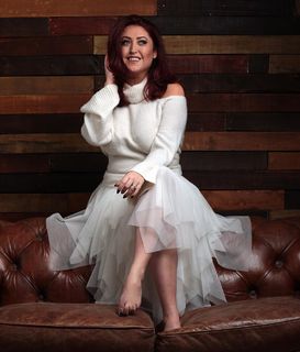 Valerie Wyndham feet photo thumbnail