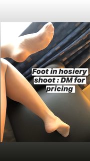 Valerie Wyndham feet photo thumbnail