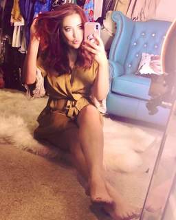 Valerie Wyndham feet photo thumbnail