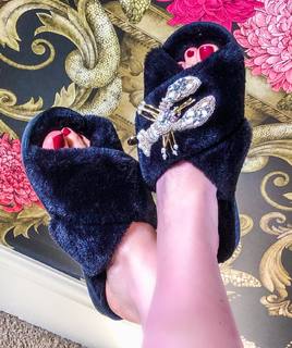 Valerie Wyndham feet photo thumbnail