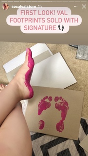 Valerie Wyndham feet photo thumbnail