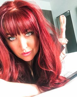 Valerie Wyndham feet photo thumbnail