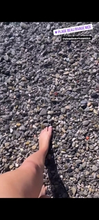 Valerie Wyndham feet photo thumbnail