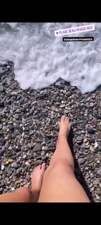 Valerie Wyndham feet photo thumbnail