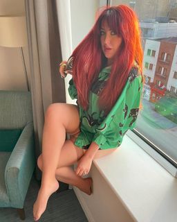 Valerie Wyndham feet photo thumbnail