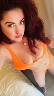 Valerie Wyndham feet photo thumbnail