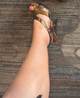 Valerie Wyndham feet photo thumbnail