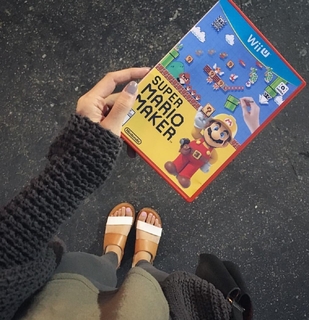 Valkyrae feet photo thumbnail