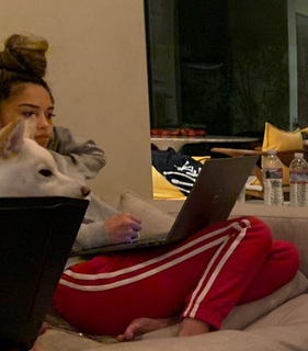 Valkyrae feet photo thumbnail