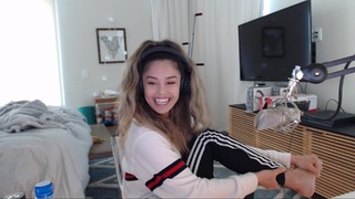 Valkyrae feet photo thumbnail