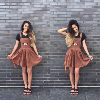 Valkyrae feet photo thumbnail