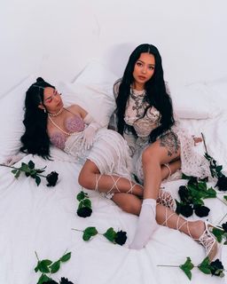 Valkyrae feet photo thumbnail