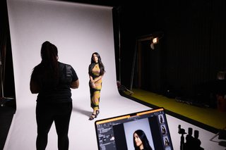 Valkyrae feet photo thumbnail
