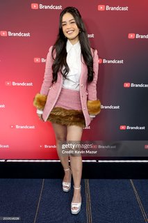 Valkyrae feet photo thumbnail